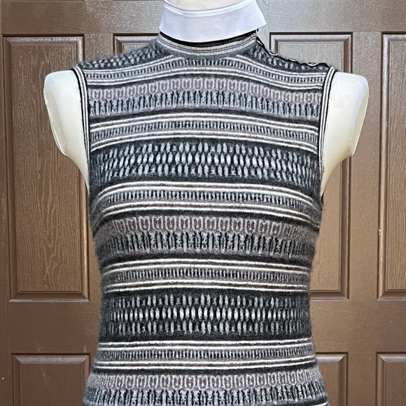 CHANEL Tops - Chanel cashmere sweater - authentic